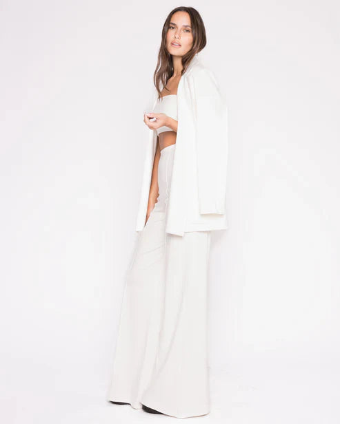 Monochrome Cream
