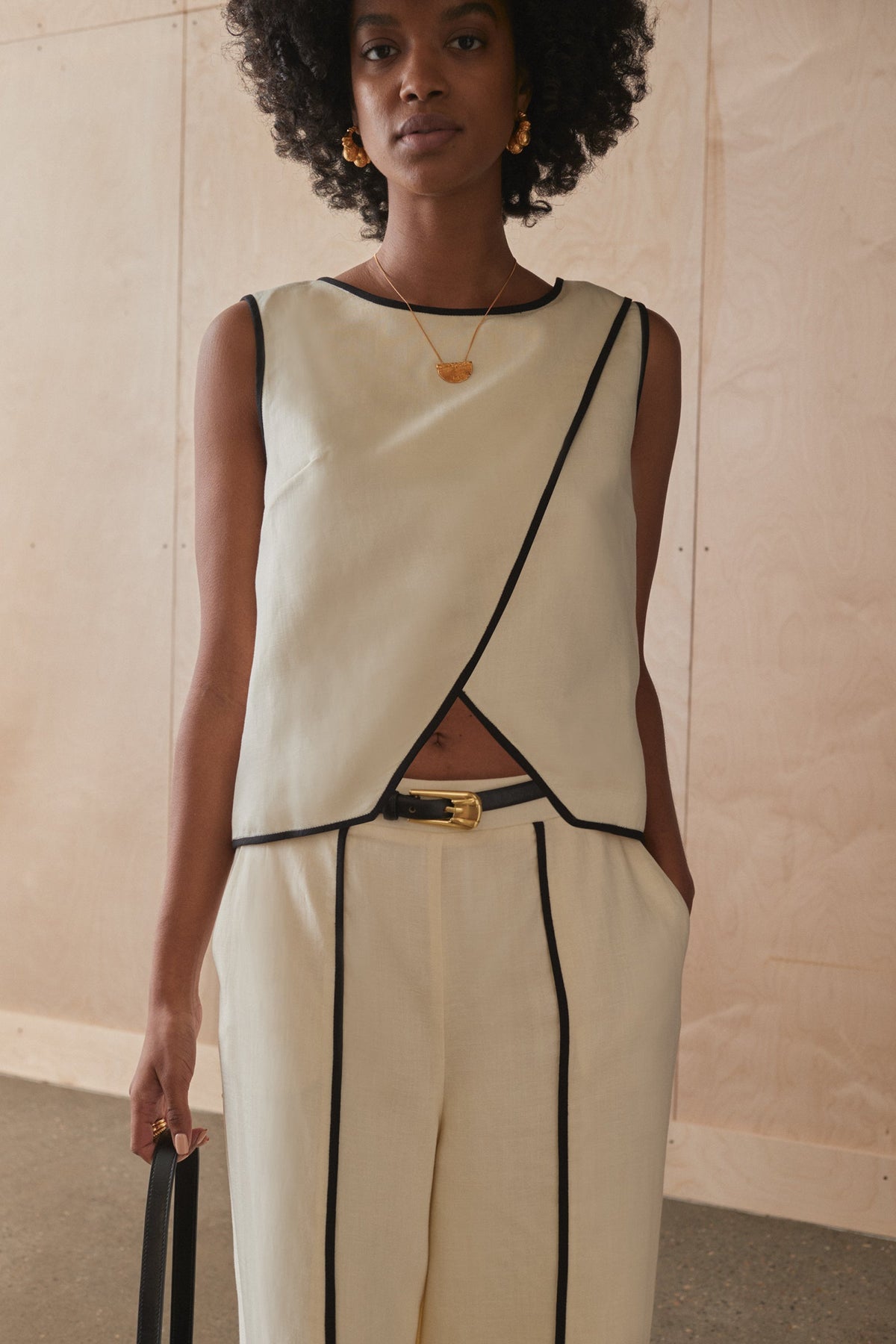 THE ARTEMIS TOP