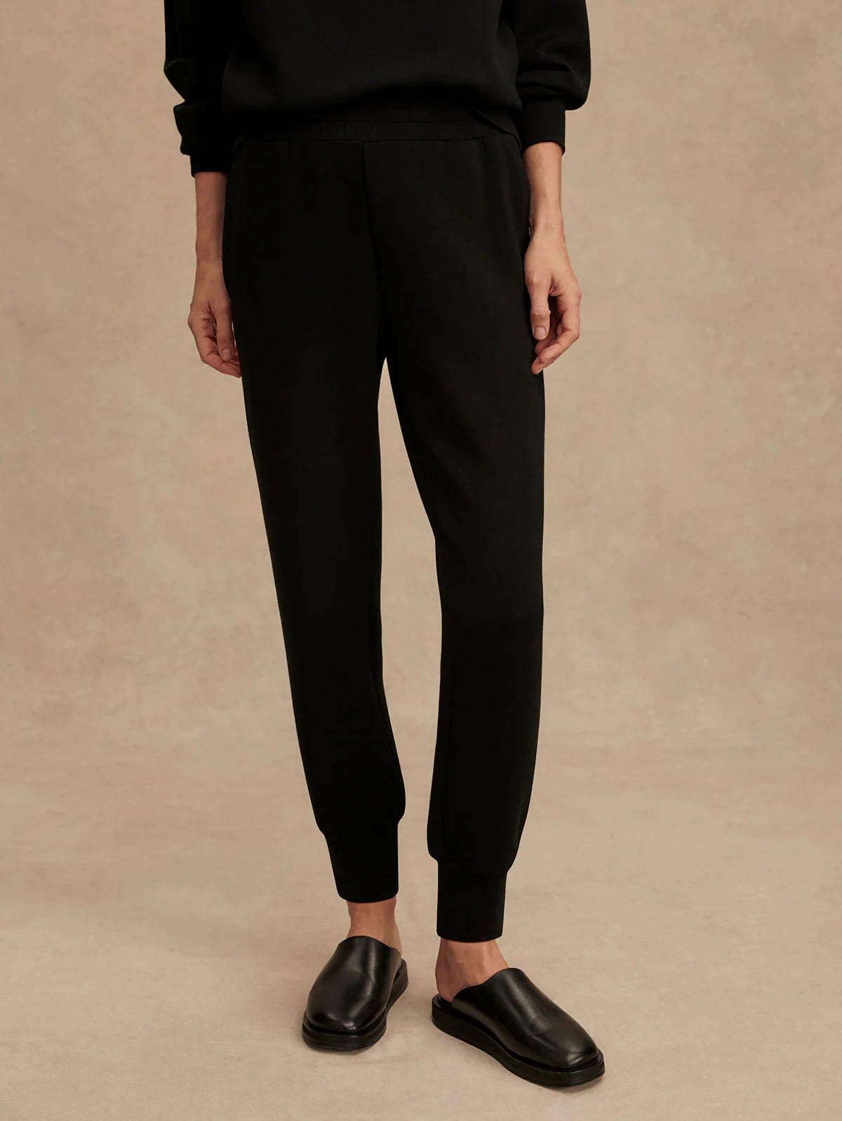 The Slim Cuff Jogger Pant 25&quot;