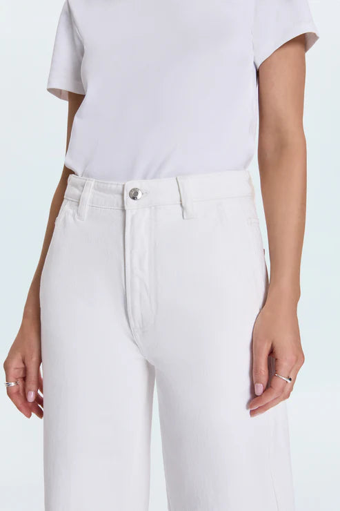Beau Seamed Crescent Leg