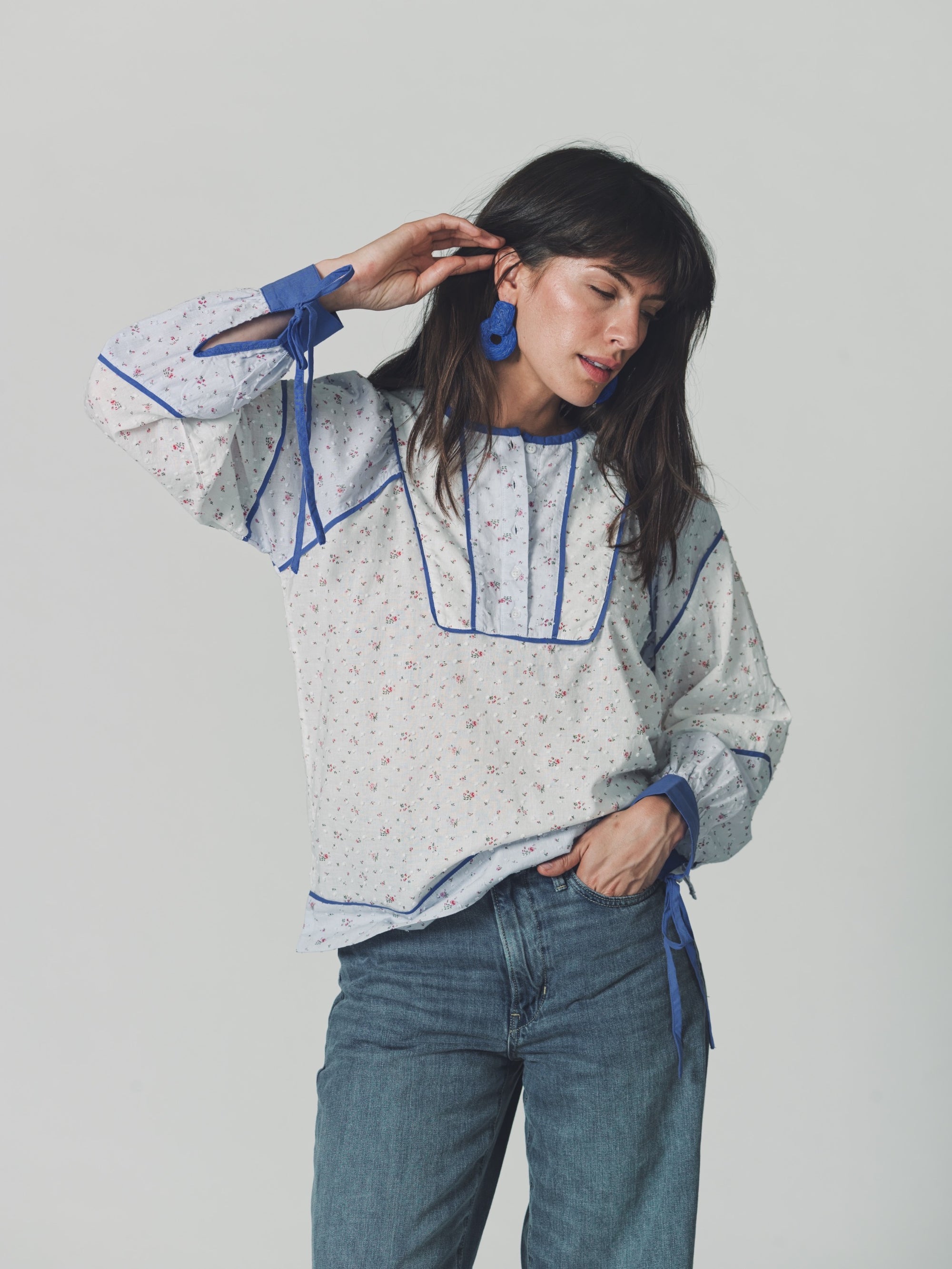 Ditsy Blue/White