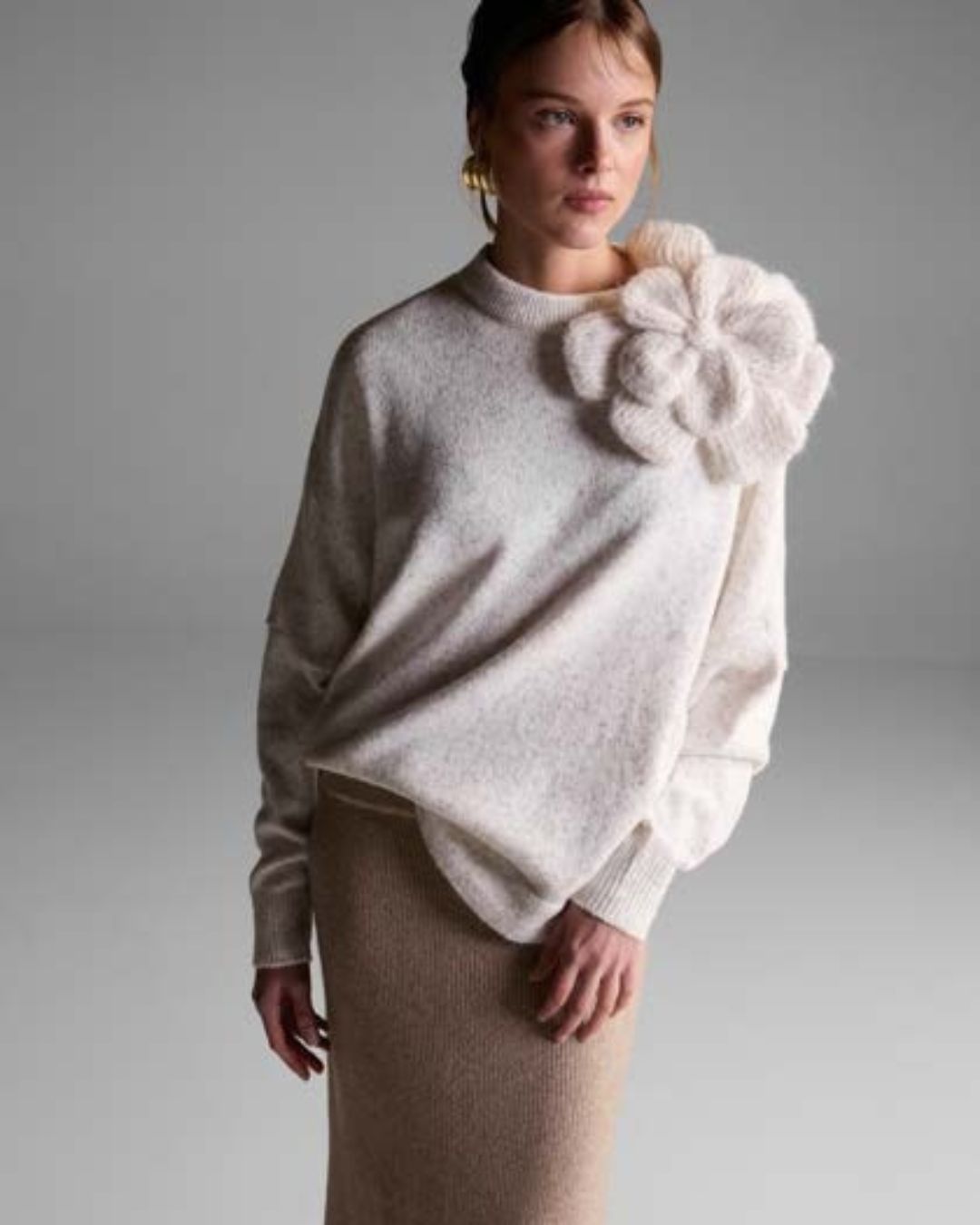 Oversized Sweater With Vita Brooch
